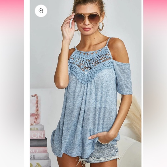 BiBi || Crochet Adjustable Cold Shoulder Top (M) - Picture 2 of 11